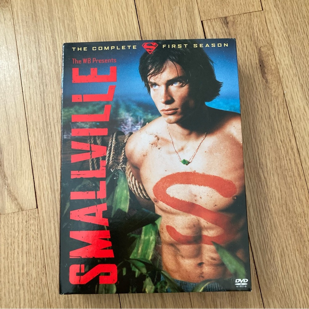 Used DVD Boxed Set Smallville: Complete First Season 1 (2003, 6-Disc Set)